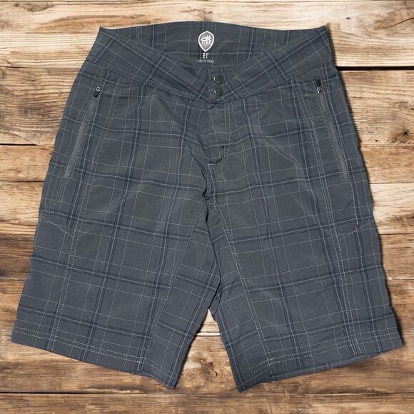 Club Ride Trail Shorts Men’s XS Gray Plaid MTB Cycling Hiking Activewear - Picture 1 of 4
